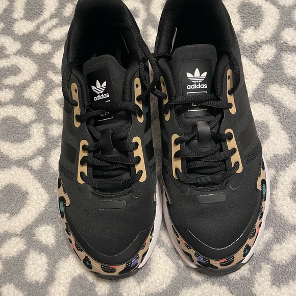 Size 5.5 leopard print Adidas shoes - Picture 2 of 4